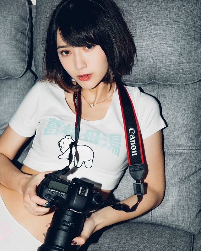 语婕俏皮甜美模样让人忍不住小鹿乱撞
