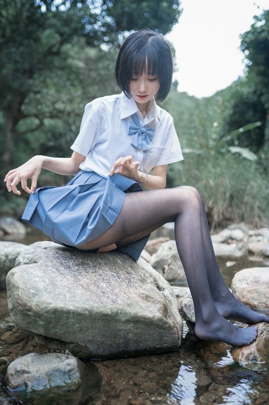 木绵绵水色溪边制服