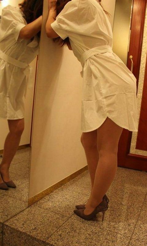 听话的人妻穿着丝袜任我拍